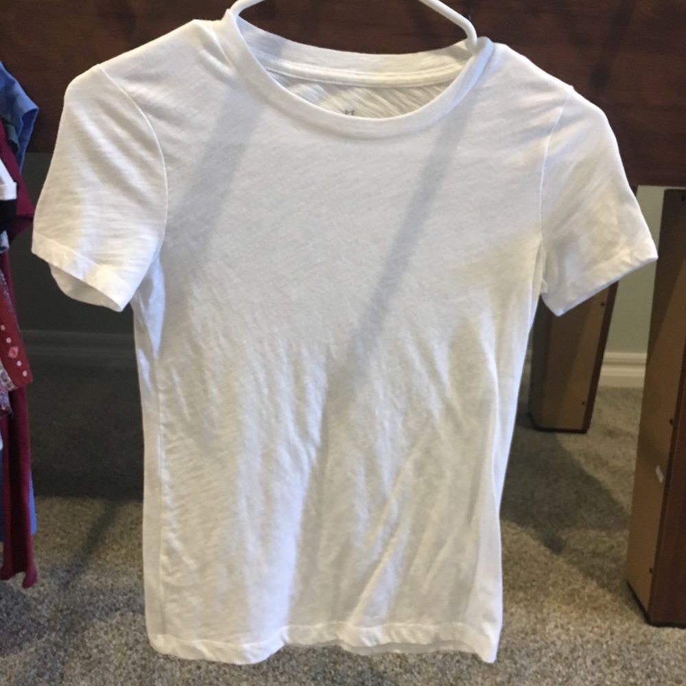 Basic white T